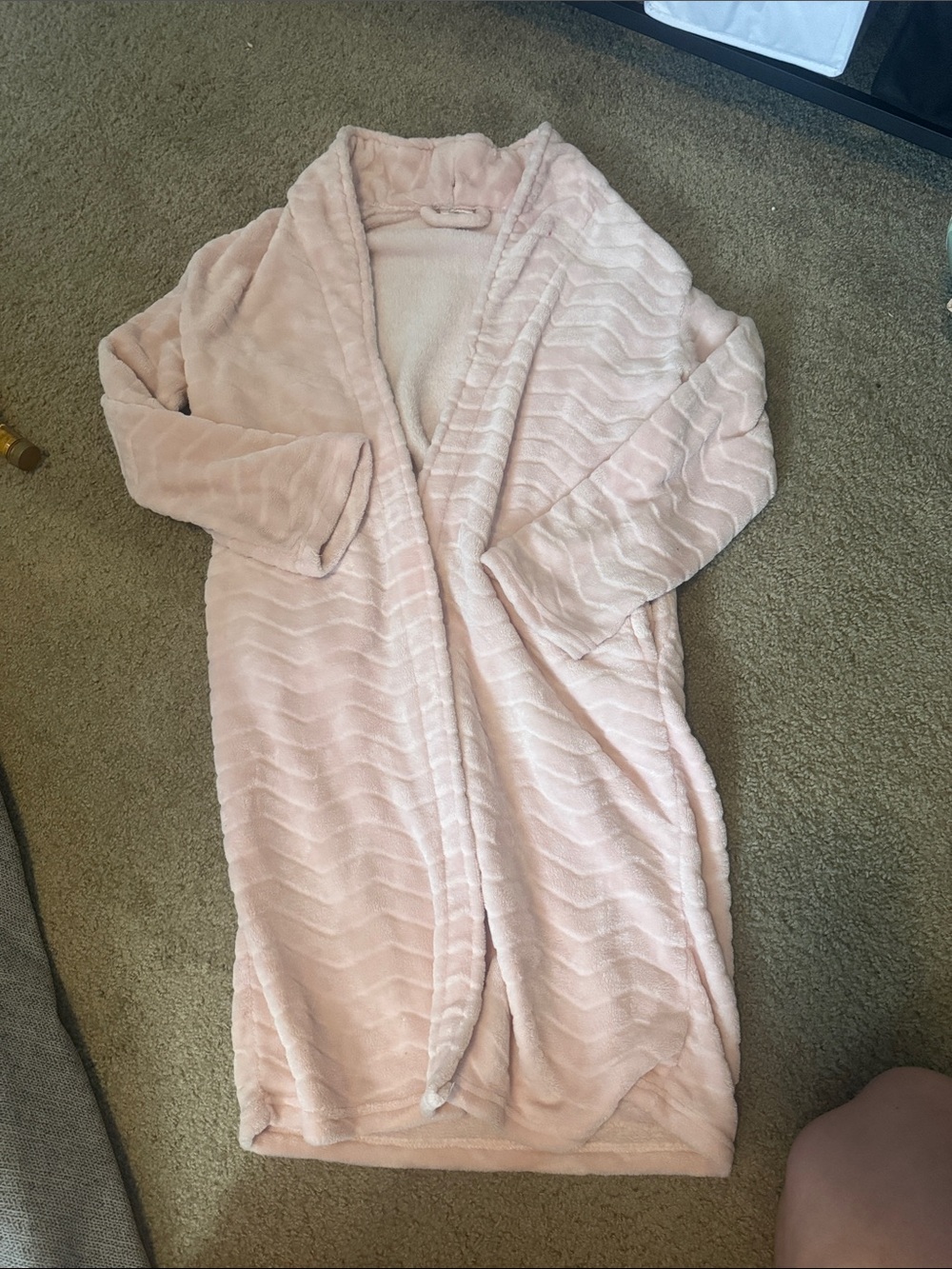 Plush Chevron Shawl-Collar Robe in Blush Pink